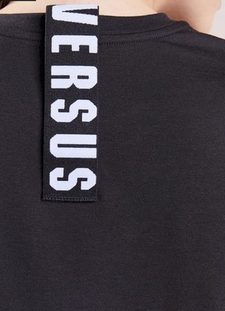 T-shirt VERSUS