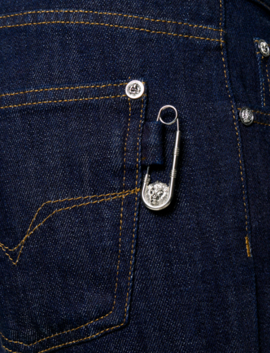 Jean denim avec épingle